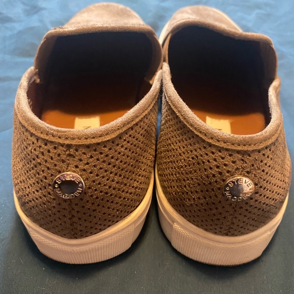 Steve Madden Slip-ons - Picture 3 of 4